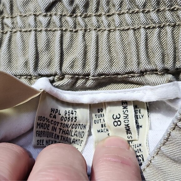 Eddie Bauer khaki pants - short - Picture 5 of 6